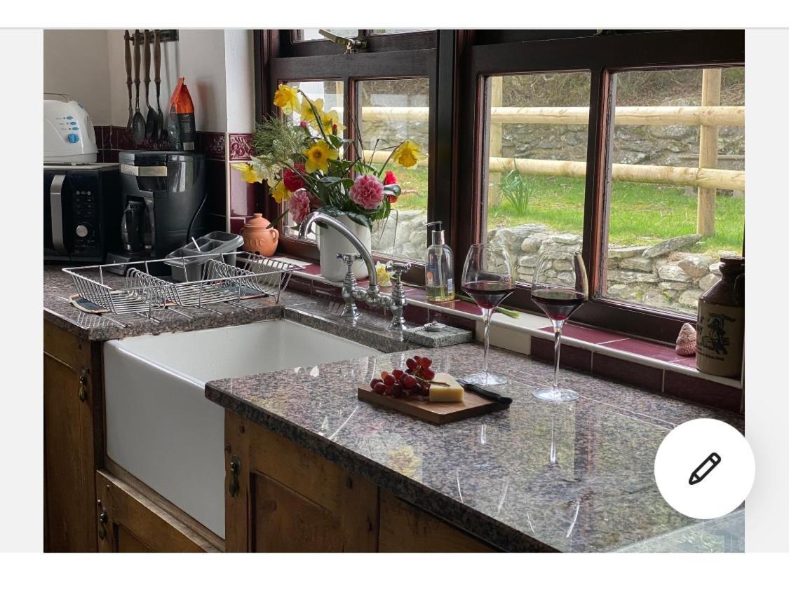 Вилла Beautiful Secluded Farmhouse With Hot Tub Бармут Экстерьер фото