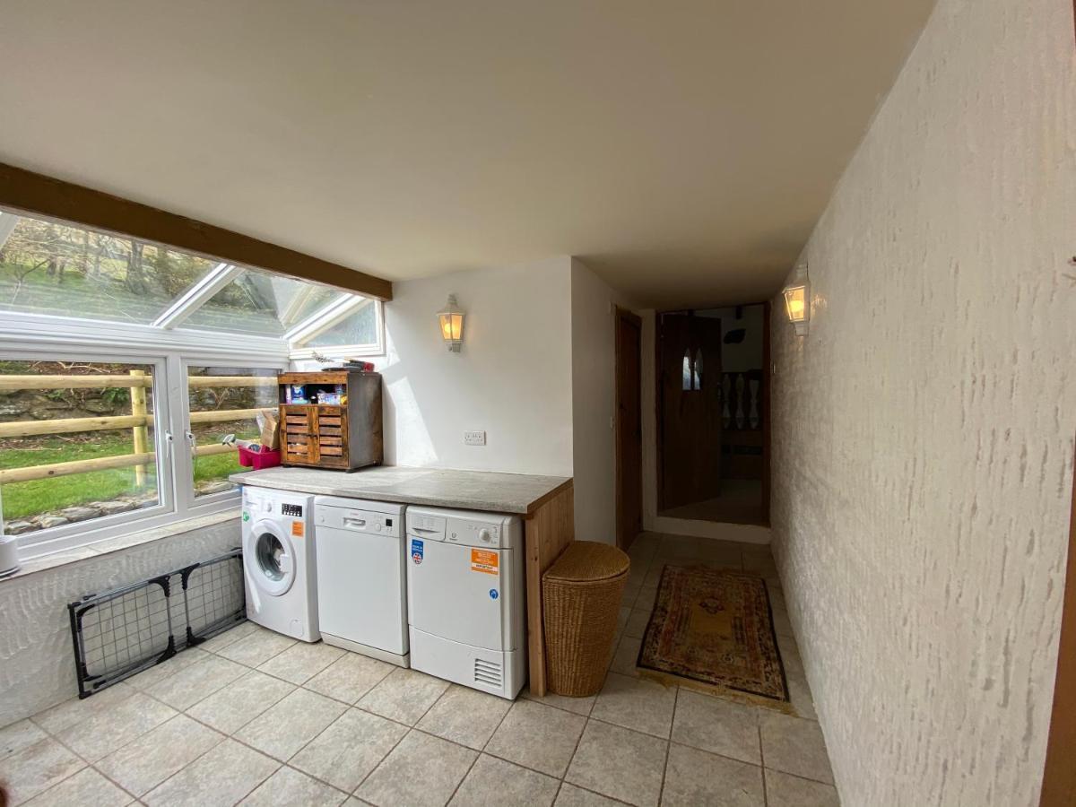 Вилла Beautiful Secluded Farmhouse With Hot Tub Бармут Экстерьер фото