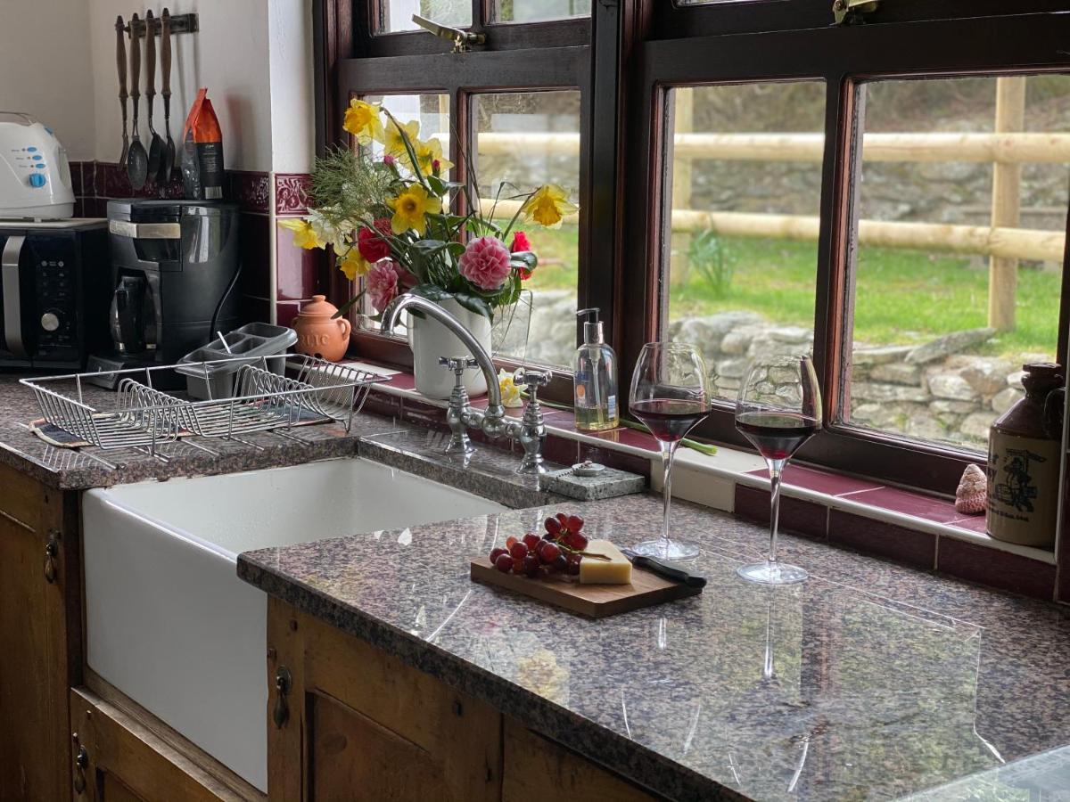 Вилла Beautiful Secluded Farmhouse With Hot Tub Бармут Экстерьер фото