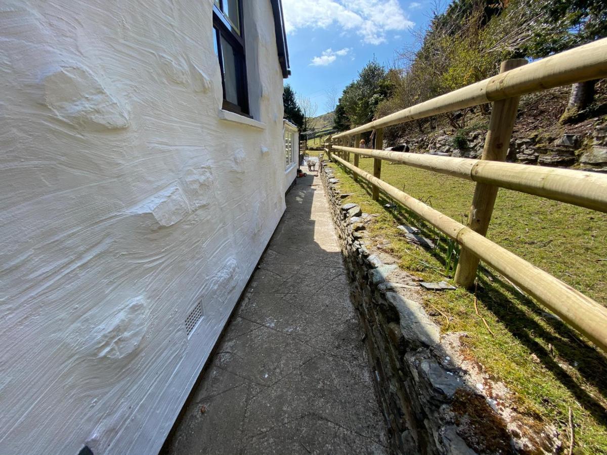 Вилла Beautiful Secluded Farmhouse With Hot Tub Бармут Экстерьер фото